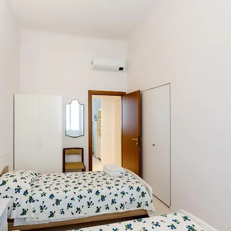 Spazioso Appartamento Appena Ristrutturato Nel Cuore Di Porta Venezia Apartment