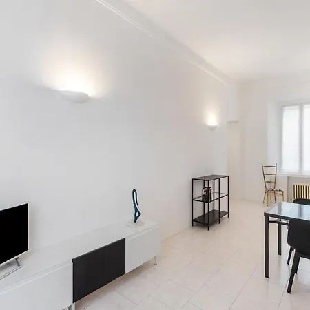 Spazioso Appartamento Appena Ristrutturato Nel Cuore Di Porta Venezia Apartment *
