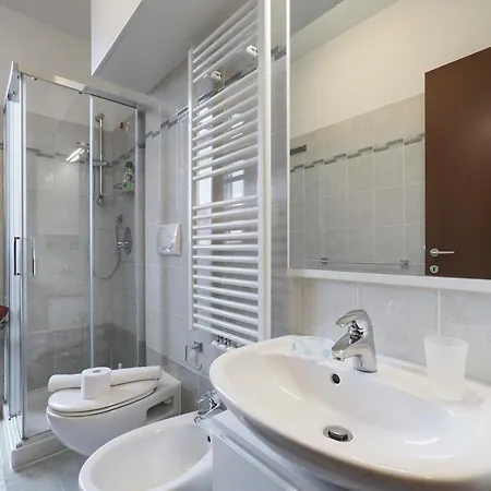 Primopiano - Eraclito Apartman Milánó