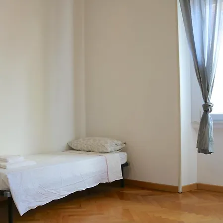 Sant Ambrogio Mansion - Via Olona Lägenhet