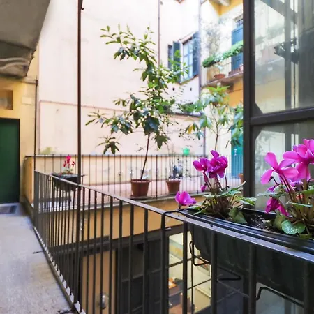 Corso Genova 21, Navigli & Duomo - Charming * מילאנו