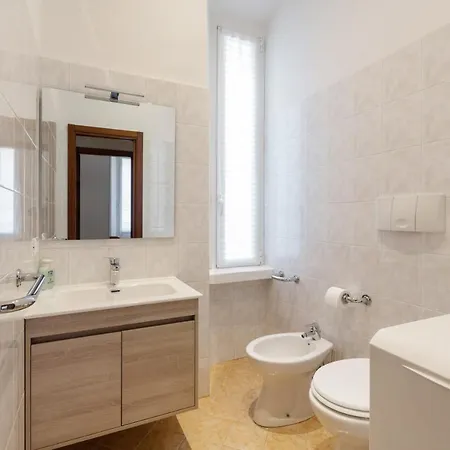 Apartment Spazioso Appartamento Appena Ristrutturato Nel Cuore Di Porta Venezia