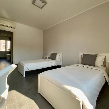 Bright 4-bedroom Near San Siro Апартаменты *