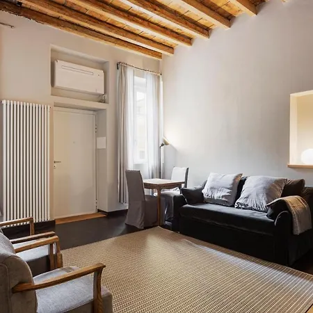Stylish Milanese - Cirillo *
