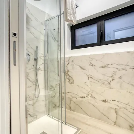 Suzzani 273 Milánó