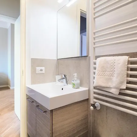 Primopiano - Ferrante Aporti Flats * Milano