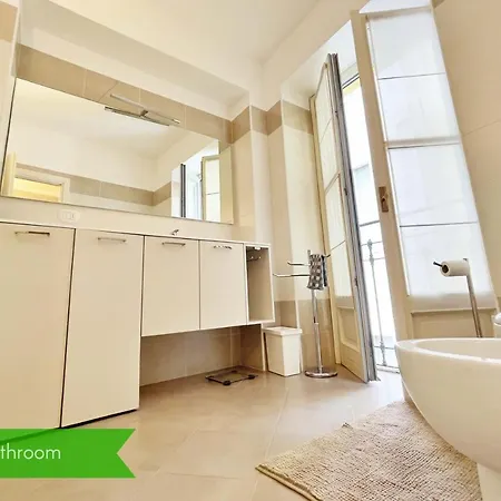 Chic 1bdr With Shared Terrace Steps From Duomo By Rentopolis *