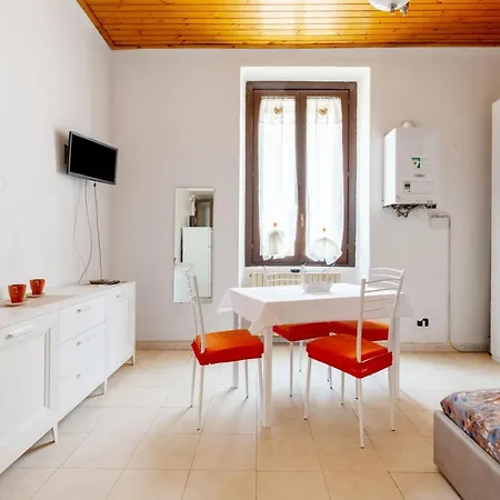 Darsena Navigli - Porta Genova M2 Apartment *