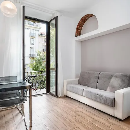 Hemeras Boutique Homes - Smart Flat With Balcony Near The City Center * ميلان