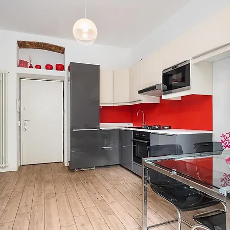 Hemeras Boutique Homes - Smart Flat With Balcony Near The City Center ميلان