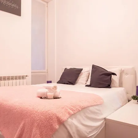 The Best Rent - Lovely One-bedroom In Isola District