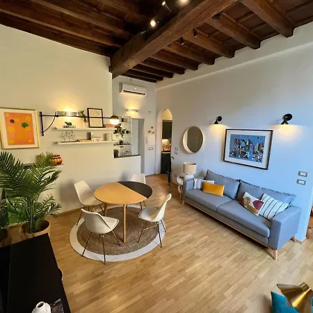 Youhosty - Santa Marta 11 * Milaan