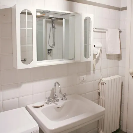 Bnbutler - Alzaia Naviglio Grande - Your Nest In The Romantic District In Διαμέρισμα *
