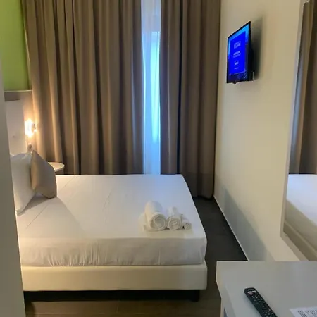 Stradivari 3* Milan
