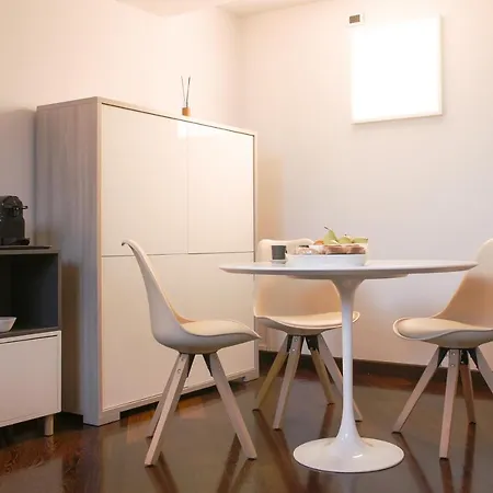 Bnbutler - Bergonzoli - Modern And Bright Near Station Milán
