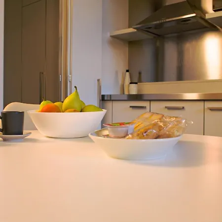 Bnbutler - Bergonzoli - Modern And Bright Near Station Apartmán