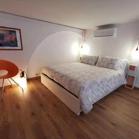 Likehome - Via Scaldasole Loft * Milán