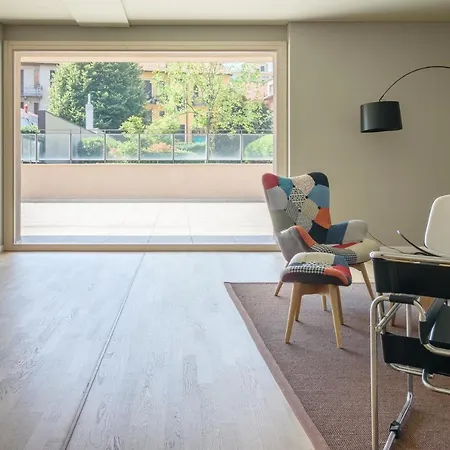 Luxury Flat With Pool Gym Parking - Unit9b Διαμέρισμα