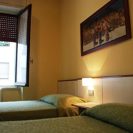Boston Hotel 2*