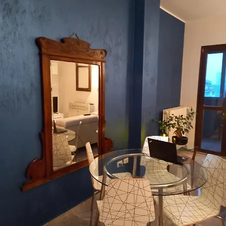 Apartment Home Suite Home - Super Attic Suite -With Free Parking - Zone Iulm & Naba & Navigli - Metro Subway Romolo