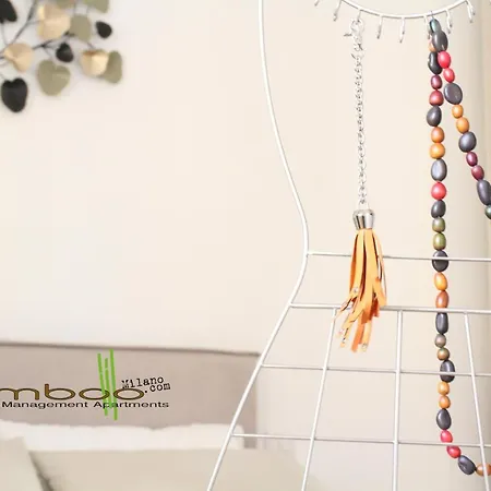 Bamboo Macmahon * ميلان