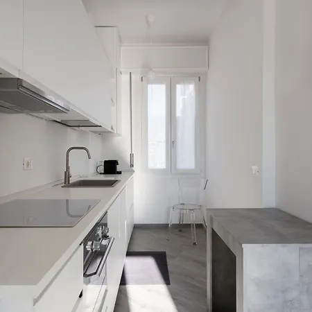 Amazing Terrace In Milan- Studi *
