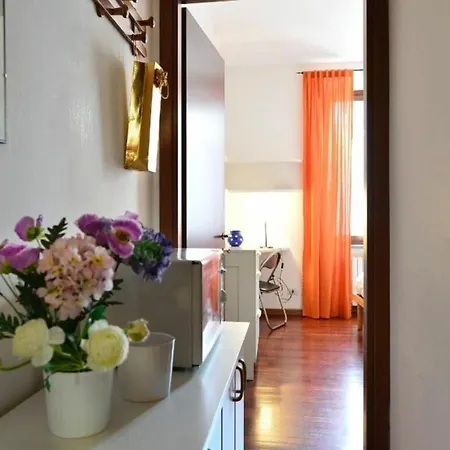 Apartment By Halldis Mailand