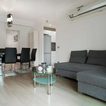 Apartman Cola Di Rienzo By Halldis