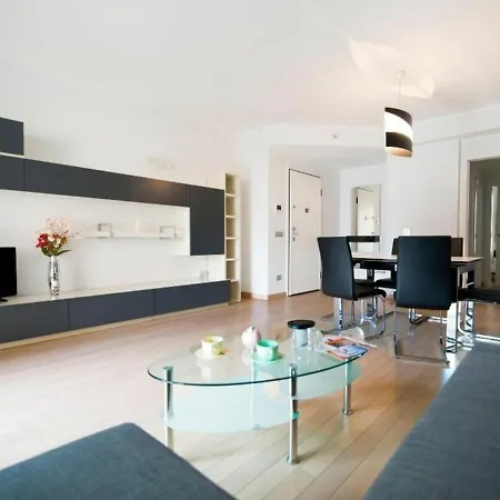 Cola Di Rienzo By Halldis Apartman