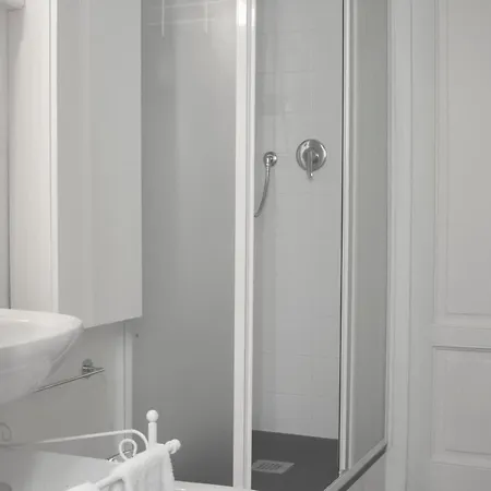 Daire Liberty Two-room In Porta Venezia Milano