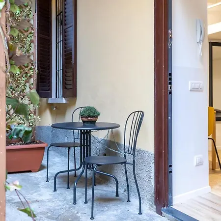 아파트 Walk To Duomo, Loft Near Metro, M4 Linate 2min Walk