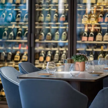 Отель Four Seasons 5*