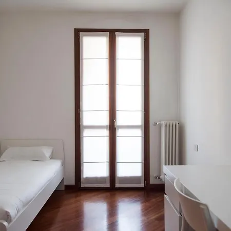 Youhosty - Magolfa 21 *