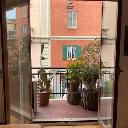 Salasco 20 - Bocconi Porta Romana Stylish Apt!