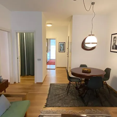Appartamento Salasco 20 - Bocconi Porta Romana Stylish Apt!