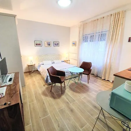 Angela's Apartamento