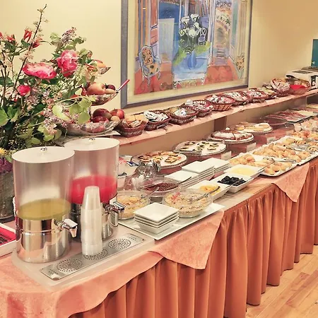 Hotel Campion 3*