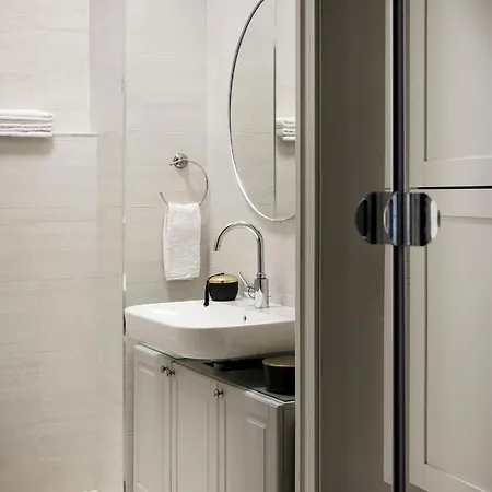 Aria Boutique Farneti Aparthotel Milan