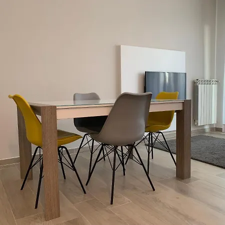 Appartamento Trilocale In Zona Bocconi/navigli Milano