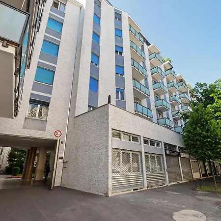 Апартаменты Joivy Lovely Flat For 4 With Balcony Near Porta Romana