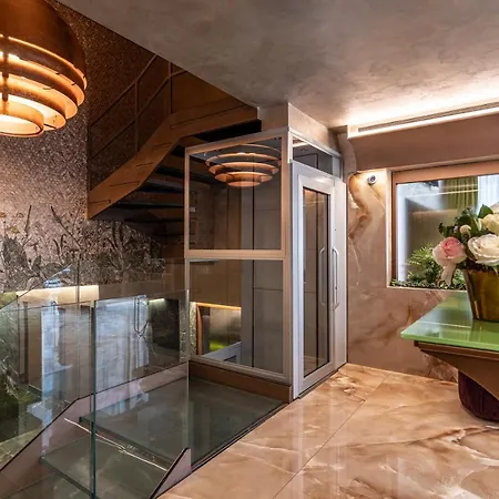 Ariston Hotel 4*