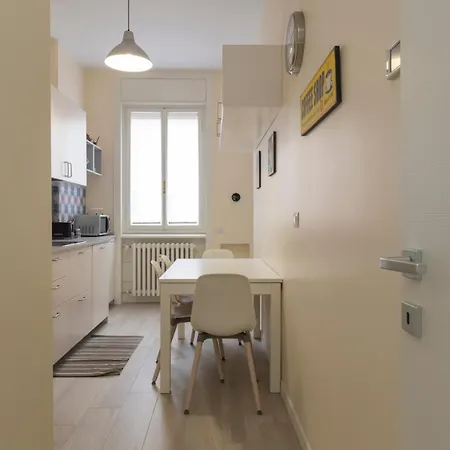 Joivy Modern 2bed Flat With Balcony, 250m From M5 Foppa And M2 Sant'agostino Apartmán Milán