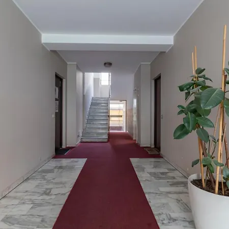 Apartmán Joivy Modern 2bed Flat With Balcony, 250m From M5 Foppa And M2 Sant'agostino Milán