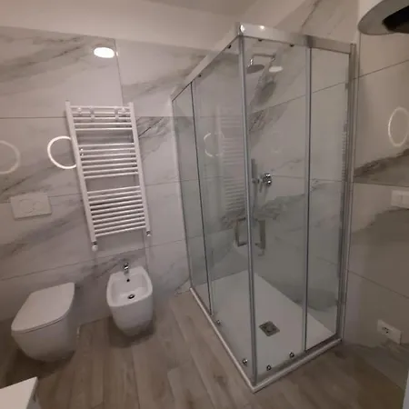 Tiffany Apartment *