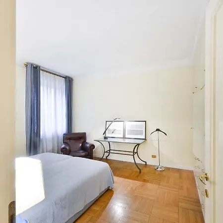Roomy In Missori Near Metro And Duomo *