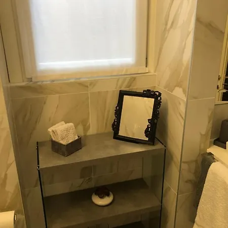 Apartman Casa Alberto Da Giussano, Elegante Bilocale In Centro Con Balcone Sul Parco *