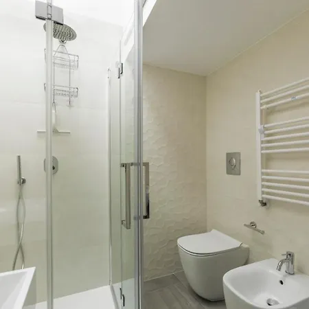 Flatwentyone Renovated Apt With Wifi & Ac! 公寓