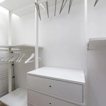 Flatwentyone Renovated Apt With Wifi & Ac! 米兰