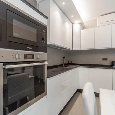 The Rent - Spacious In Paolo Sarpi Appartement Milan