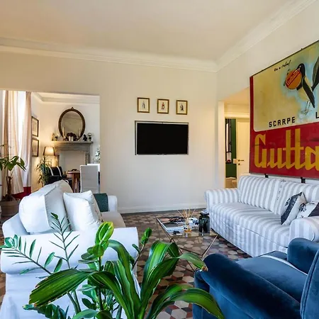 The Place To Be Apartman *
